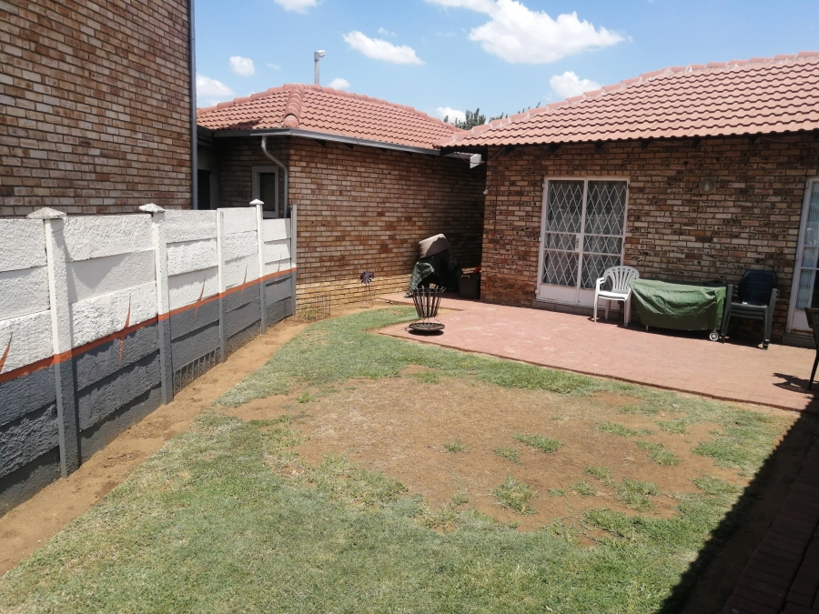 3 Bedroom Property for Sale in Waterval East North West